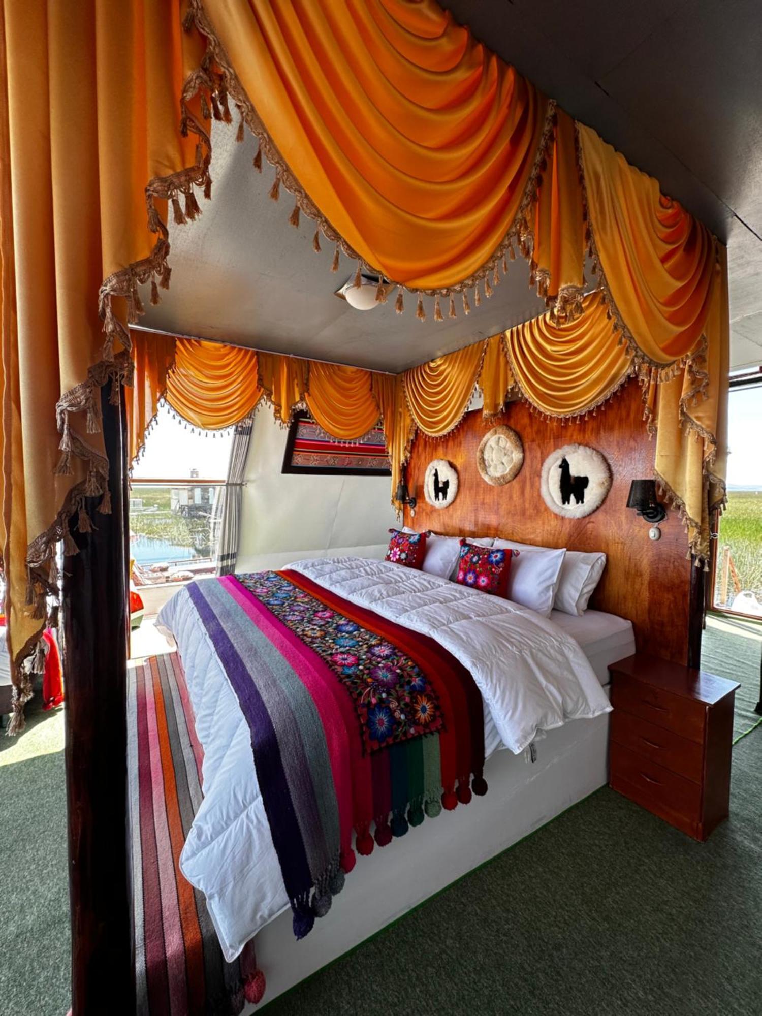 Uros Waliski Lodge Пуно Экстерьер фото